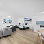 Surfers Paradise - Huge Family Apartment